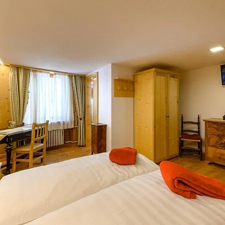 Hotel Centrale, Typically Swiss Poschiavo