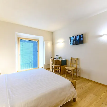 Hotel Centrale, Typically Swiss Poschiavo