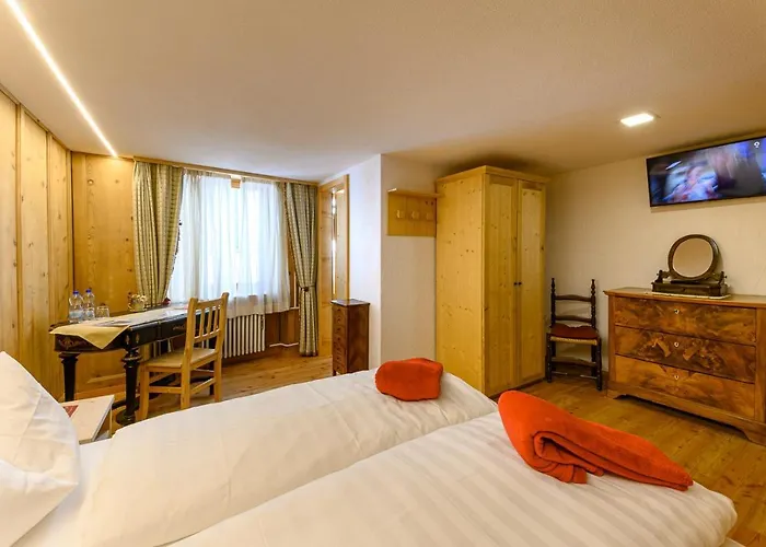 Hotel Centrale, Typically Swiss Poschiavo